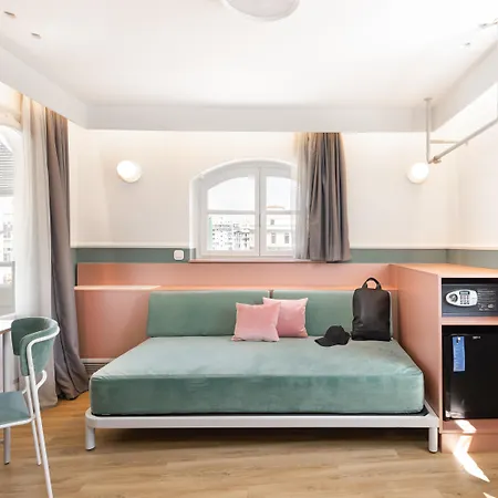 Colors Urban 4*