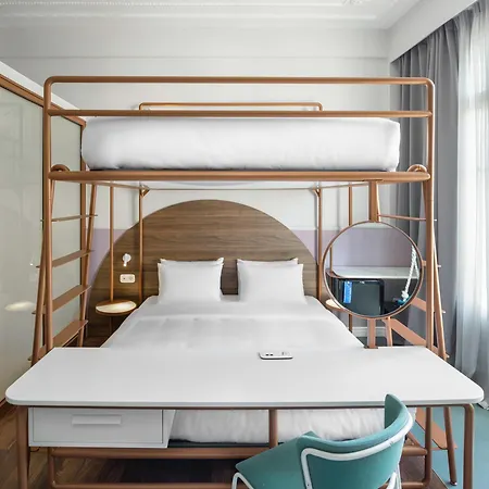 Hotel Colors Urban 4*