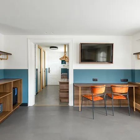 Хотел Colors Urban 4*