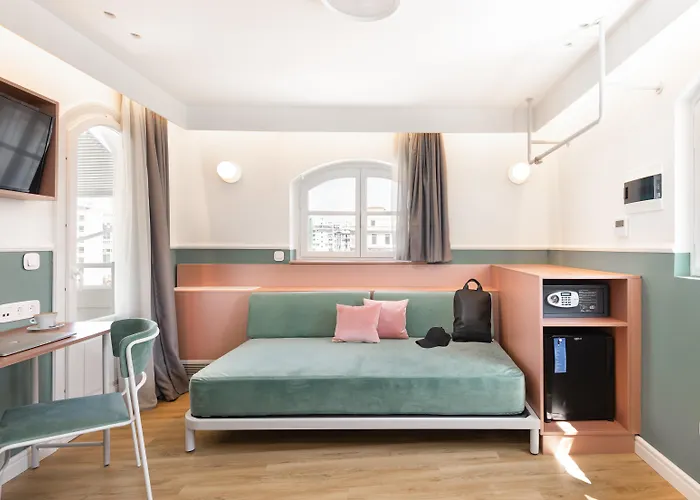 Colors Urban 4*