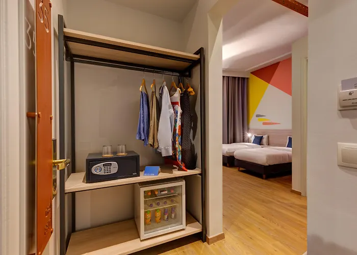 Colors Urban Hotel 4*