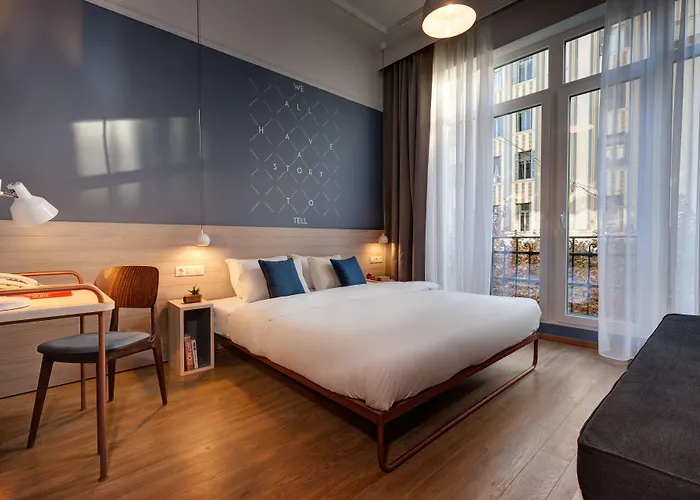 Colors Urban 4*
